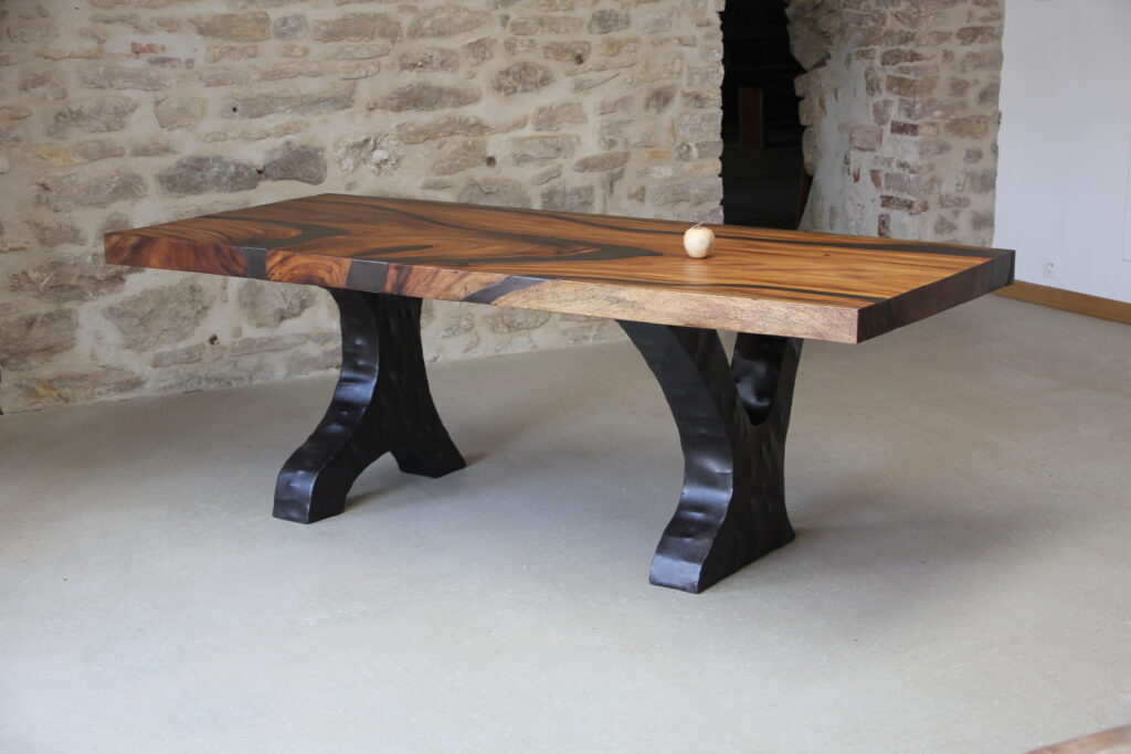 table unique bois massif metal sur mesure
